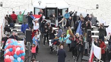 Politické hnutí Otevřeme Česko a iniciativa Vraťme děti do školy vyzvalo vládu... Politické hnutí Otevřeme Česko a iniciativa Vraťme děti do školy vyzvalo vládu...