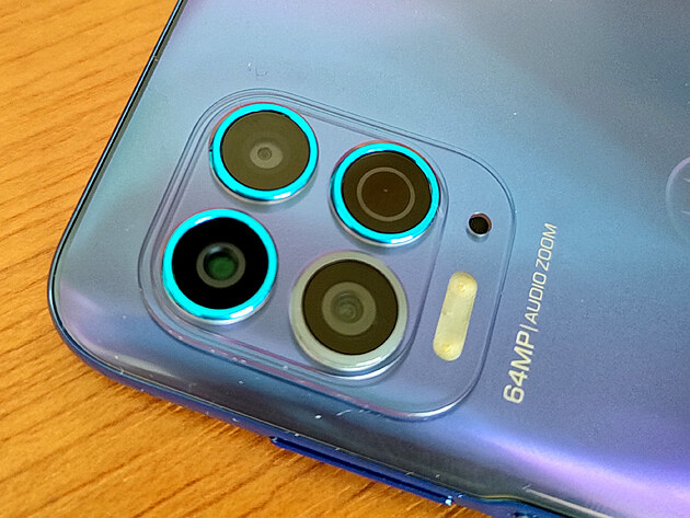 Motorola G100 preview