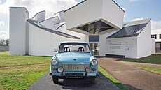 Trabant, uvedený na trh v roce 1958, urychlil masovou motorizaci širokých... Trabant, uvedený na trh v roce 1958, urychlil masovou motorizaci širokých...