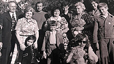 Rodinný snímek. Jiří Schelinger se narodil v Bousově, asi 10 kilometrů od... Rodinný snímek. Jiří Schelinger se narodil v Bousově, asi 10 kilometrů od...