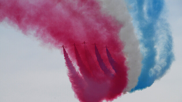 Legend&aacute;rn&iacute; brit&scaron;t&iacute; Red Arrows na Dnu NATO v Ostravě v roce 2006. Prvn&iacute; aerobatick&aacute; skupina v historii akce