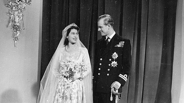 Princezna Albta a princ Philip ve svatebn den (20. listopadu 1947)