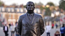 Socha Herberta Chapmana, slavného trenéra Arsenalu z přelomu dvacátých a... Socha Herberta Chapmana, slavného trenéra Arsenalu z přelomu dvacátých a...