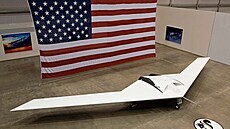 Předchůdce tajného RQ-180, typ RQ-175 Polecat na firemní fotografii společnosti... Předchůdce tajného RQ-180, typ RQ-175 Polecat na firemní fotografii společnosti...