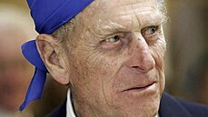 Princ Philip během návštěvy sikhského chrámu (Londýn, 15. října 2004) Princ Philip během návštěvy sikhského chrámu (Londýn, 15. října 2004)