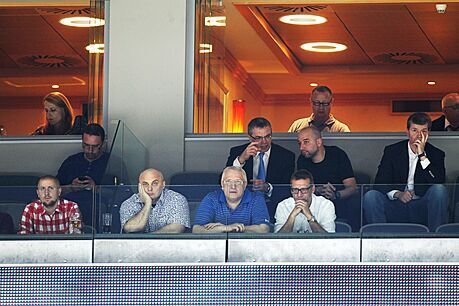 Soud poodkryl kauzu kolem ČKD. Závěry pro exmajitele Sparty nevyznívají dobře Petr Speychal (na snímku druhý zleva ve spodní řadě) | na serveru Lidovky.cz | aktuální zprávy