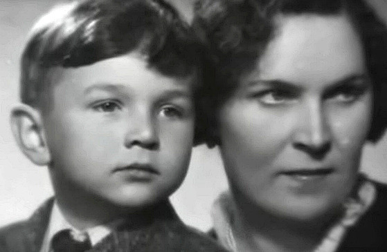 Zdenk Svrk a jeho maminka Rena