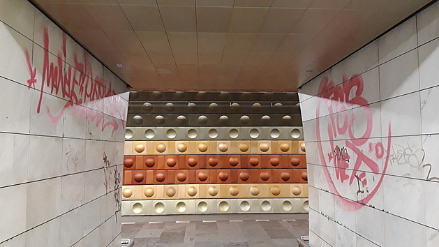 <p>Vandalismus ve stanici metra Muzeum</p>