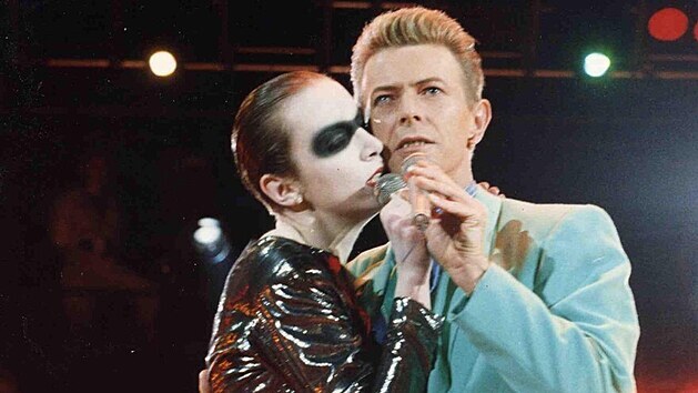 David Bowie s Annie Lennoxov na koncert The Freddie Mercury Tribute