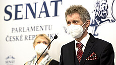 Předseda Senátu Miloš Vystrčil na tiskové konferenci k aktuálním informacím,... Předseda Senátu Miloš Vystrčil na tiskové konferenci k aktuálním informacím,...