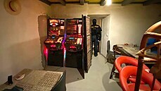 Celníci v pátek večer odhalili v Liberci otevřenou restauraci a v ní dva... Celníci v pátek večer odhalili v Liberci otevřenou restauraci a v ní dva...