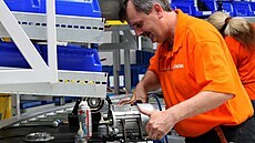 Mohelnický Siemens patří mezi světovou špičku ve výrobě elektromotorů. Letos... Mohelnický Siemens patří mezi světovou špičku ve výrobě elektromotorů. Letos...
