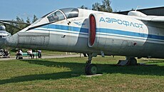 Mjasiščev M-17 (druhý letový prototyp, imatrikulace CCCP-17103), letecké muzeum... Mjasiščev M-17 (druhý letový prototyp, imatrikulace CCCP-17103), letecké muzeum...