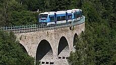 Jízdné v regionálních vlacích a autobusech v Libereckém kraji zdraží. Jízdné v regionálních vlacích a autobusech v Libereckém kraji zdraží.