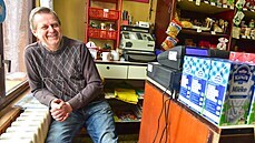 Majitel obchodu s potravinami v Přílepích Květoslav Páral si všiml, že lidé teď... Majitel obchodu s potravinami v Přílepích Květoslav Páral si všiml, že lidé teď...