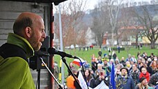 Krajská hygiena uznala, že ředitel nenese odpovědnost za nošení roušek během... Krajská hygiena uznala, že ředitel nenese odpovědnost za nošení roušek během...