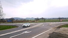 Křižovatku na okraji Jindřichova Hradce předělají na okružní. Křižovatku na okraji Jindřichova Hradce předělají na okružní.