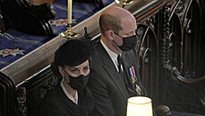 Princ William a vévodkyn Kate na pohbu prince Philipa v kapli svatého Jií na...