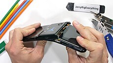 Lenovo Legion Phone Duel 2 v testu odolnosti neprošel Lenovo Legion Phone Duel 2 v testu odolnosti neprošel