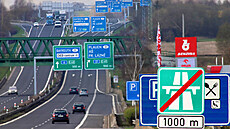 Dálnice D6 končí několik kilometrů před hranicí s Německem. Dálnice D6 končí několik kilometrů před hranicí s Německem.