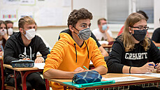 Studenti SŠ Studenti SŠ