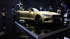 Autosalon v Šanghaji je jednou z mála výstav, kde mohou návštěvníci v době... Autosalon v Šanghaji je jednou z mála výstav, kde mohou návštěvníci v době...