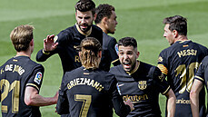 Fotbalisté Barcelony oslavují gól, který vstřelil Antoine Griezmann. Fotbalisté Barcelony oslavují gól, který vstřelil Antoine Griezmann.