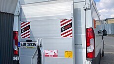 Manipulaci zásilek ulehčují přepravcům nástavby a hydraulická čela Manipulaci zásilek ulehčují přepravcům nástavby a hydraulická čela