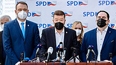 Brífink SPD před jednáním sněmovny. Tomio Okamura, Jan Hrnčíř a Radim Fiala... Brífink SPD před jednáním sněmovny. Tomio Okamura, Jan Hrnčíř a Radim Fiala...