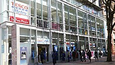 Prodejna potravinářského řetězce v centru britského Birminghamu (16. dubna 2020) Prodejna potravinářského řetězce v centru britského Birminghamu (16. dubna 2020)