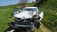 Uvolněný přívěsný vozík způsobil nehodu u Běšin. Uvolněný přívěsný vozík způsobil nehodu u Běšin.