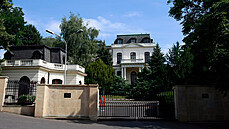 Impozantní Petschkova vila, dnes hlavní budova ruské ambasády Impozantní Petschkova vila, dnes hlavní budova ruské ambasády