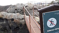 Skalní hrádek Šaunštejn bude celou letošní sezonu veřejnosti nepřístupný. Skalní hrádek Šaunštejn bude celou letošní sezonu veřejnosti nepřístupný.