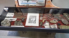 V jízdárně zámku Červený Hrádek u Jirkova fungovalo muzeum zaměřené na leteckou... V jízdárně zámku Červený Hrádek u Jirkova fungovalo muzeum zaměřené na leteckou...