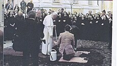 Lípu zasadil papež Jan Pavel II. v roce 1990 při návštěvě Velehradu. Lípu zasadil papež Jan Pavel II. v roce 1990 při návštěvě Velehradu.