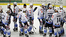Radost kladenských hokejist, kteí srovnali finálovou sérii 1. ligy s Jihlavou.
