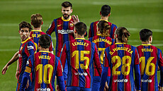 Fotbalisté FC Barcelona se radují z gólu. Fotbalisté FC Barcelona se radují z gólu.