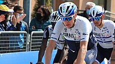 Chris Froome v cíli čtvrté etapy na závodě Kolem Alp Chris Froome v cíli čtvrté etapy na závodě Kolem Alp