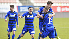 Fotbalisté Bohemians se radují z gólu do sítě Příbrami. Fotbalisté Bohemians se radují z gólu do sítě Příbrami.