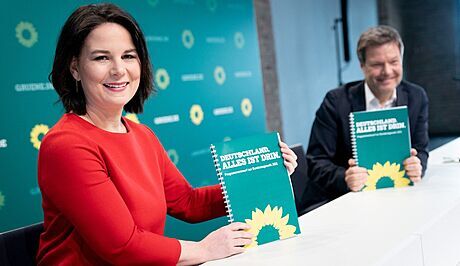 „Německo“ nepatří do našeho programu. Zelení nechtějí název státu ve sloganu Předsednické duo německých Zelených Annalena Baerbocková a Robert Habeck... | na serveru Lidovky.cz | aktuální zprávy