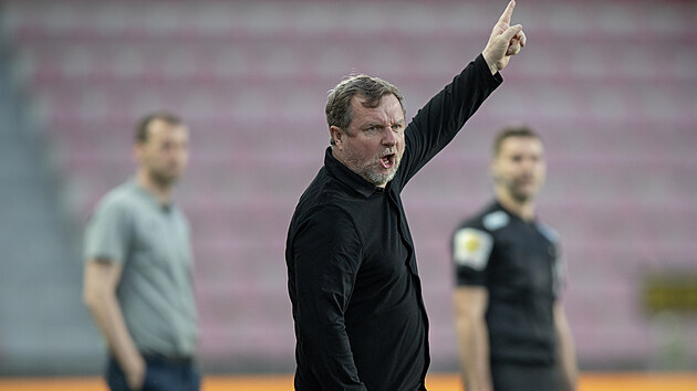 Sparťanský trenér Pavel Vrba při utkání proti Ostravě Sparťanský trenér Pavel Vrba při utkání proti Ostravě