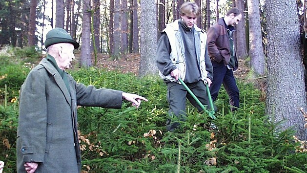 Legendrn ternn cvien profesora Zdeka Polena, kter povaoval les za nejlep uebnu a laborato v jednom. (1997)