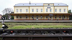 Budova vlakového nádraží má za sebou rekonstrukci z roku 2010. Nyní se jedná o... Budova vlakového nádraží má za sebou rekonstrukci z roku 2010. Nyní se jedná o...
