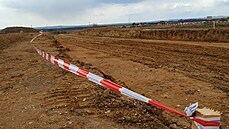 Obchvat Chýnova se začal stavět loni v září. Letos musela být stavba na dva... Obchvat Chýnova se začal stavět loni v září. Letos musela být stavba na dva...