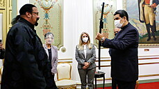 Americký herec Steven Seagal se v Caracasu setkal s venezuelským prezidentem...
