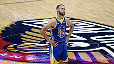 Stephen Curry z Golden State na palubovce New Orleans. Stephen Curry z Golden State na palubovce New Orleans.