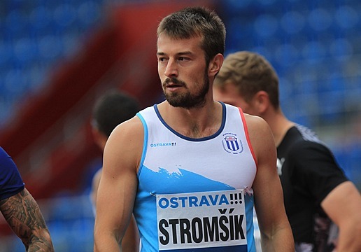 Zdenk Stromík ped startem sprintu na 100 metr na mítinku Zlatá tretra