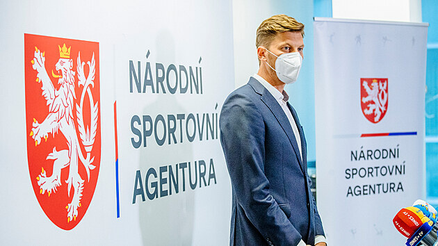 Předseda Národní sportovní agentury Filip Neusser na briefingu v Praze. (18. května 2021)