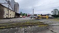 Ve Vysokém Mýtě se muž zřítil na dno sila. Hasičům se jej i přes komplikace... Ve Vysokém Mýtě se muž zřítil na dno sila. Hasičům se jej i přes komplikace...