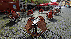 Otevírání zahrádek restaurací v Chebu (17. května 2021) Otevírání zahrádek restaurací v Chebu (17. května 2021)